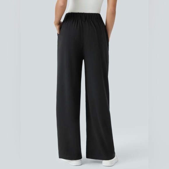 Halara Flex™ High Waisted Pocket
Wide Leg Waffle Work Pants black - Picture 2 of 12